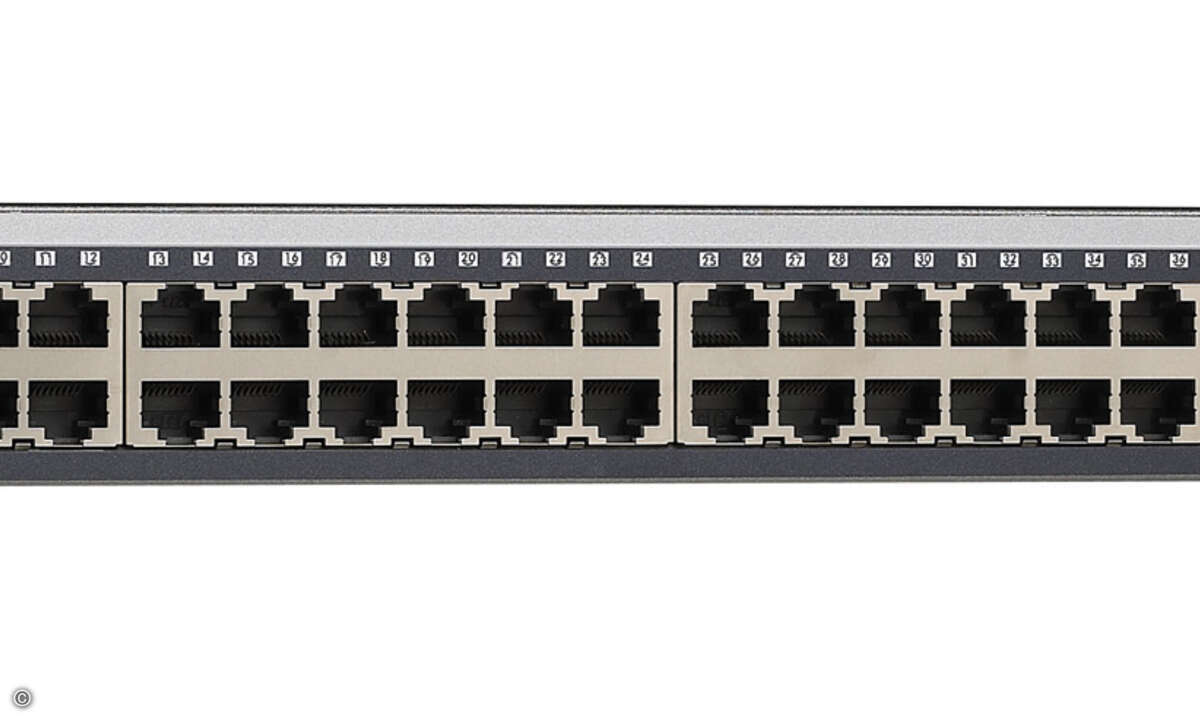 120308NetgearGS752TS