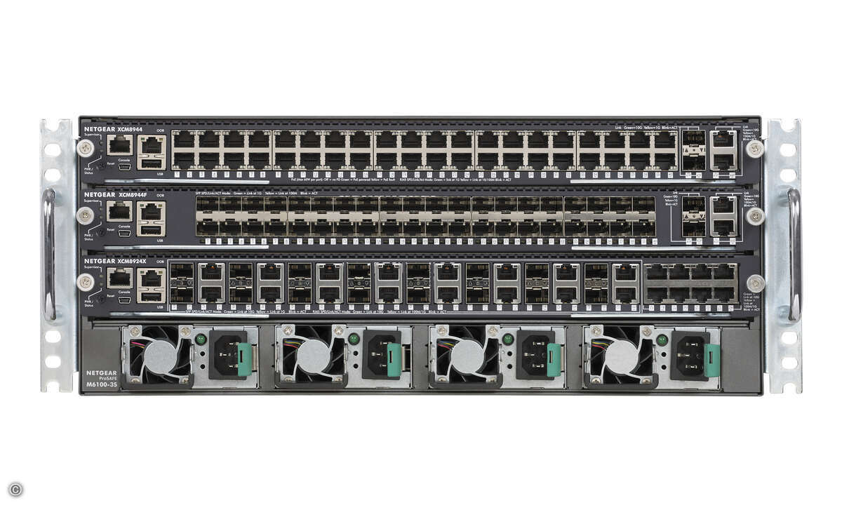 150122_netgear_M6100-3S_FullyPopulated_front