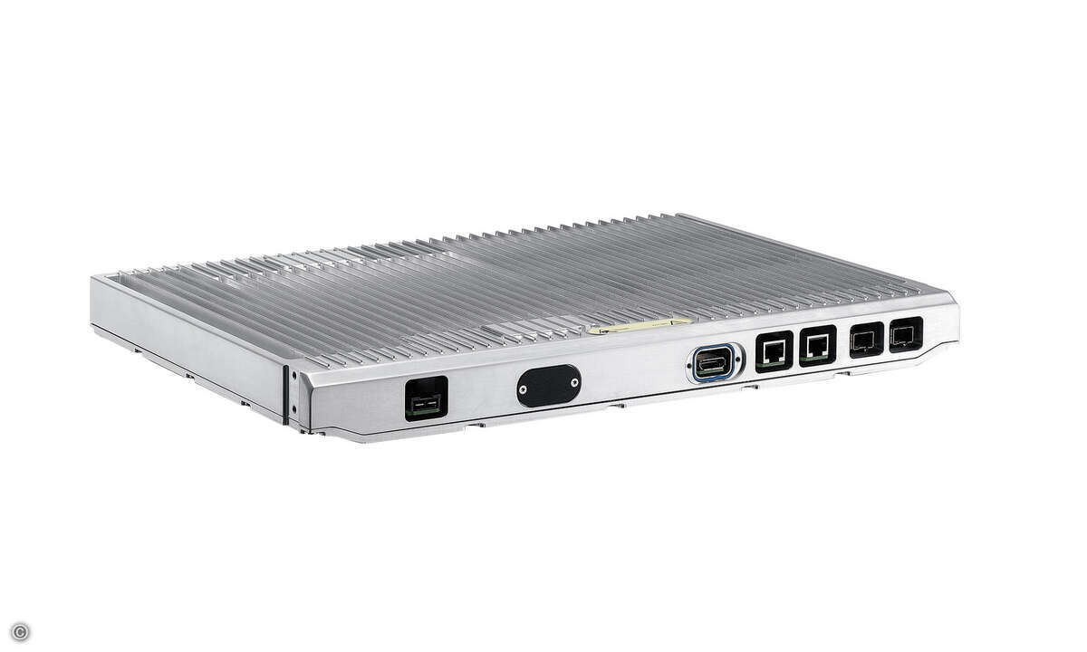 160630_bressner_adlink_Seto-1000_Extreme_Outdoor_Server