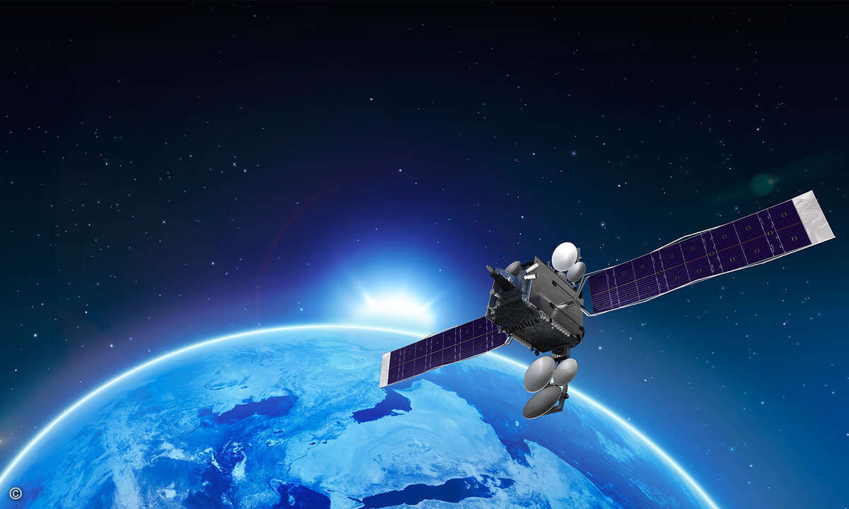 161117_filiago_avanti_hylas_2-satellite