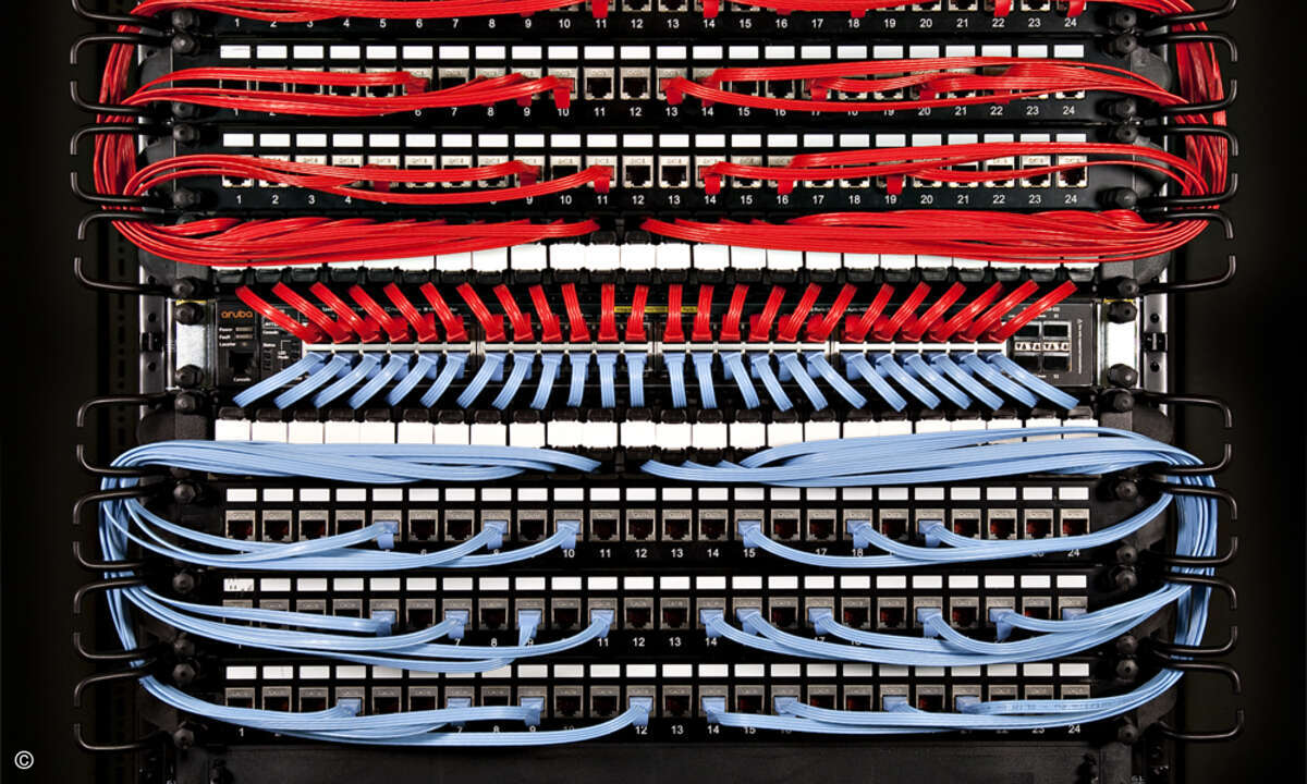 Lanline_Kabelmanagement_48 Port Switch mit Patchbox