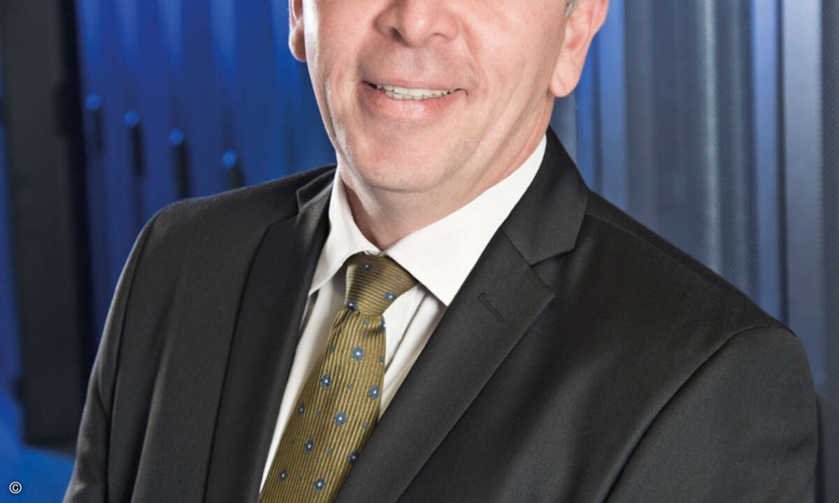 LL07F01c Equinix Peter Roth_online