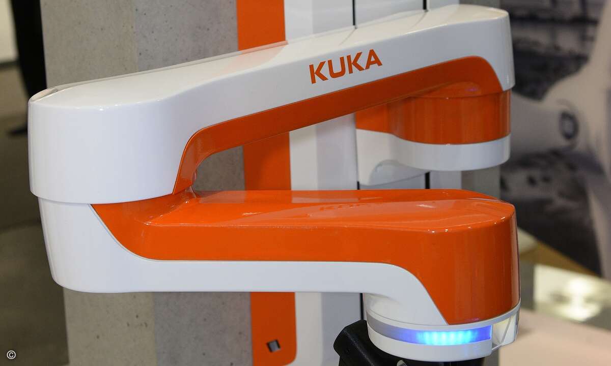 Harting 2019-10-07_Automatischer Ladeassistent_automated charging assistant_1klein
