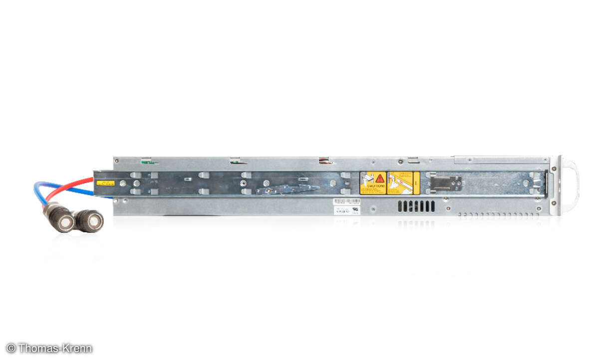 Beim deutschen Server-Hersteller Thomas-Krenn sind unter der Bezeichnung RI2208-LCS ab sofort Standard-Server mit Heißwasser-Direktkühlung erhältlich.