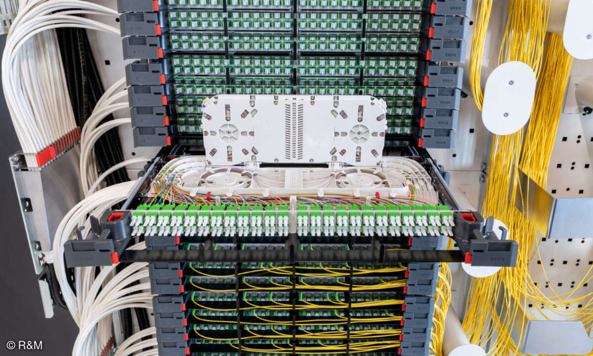 R&M: Schlüsselfertige PoP-Stationen in Betonbauweise und Multifunktionsgehäuse für Fiber-to-the-Home-Verkabelung.