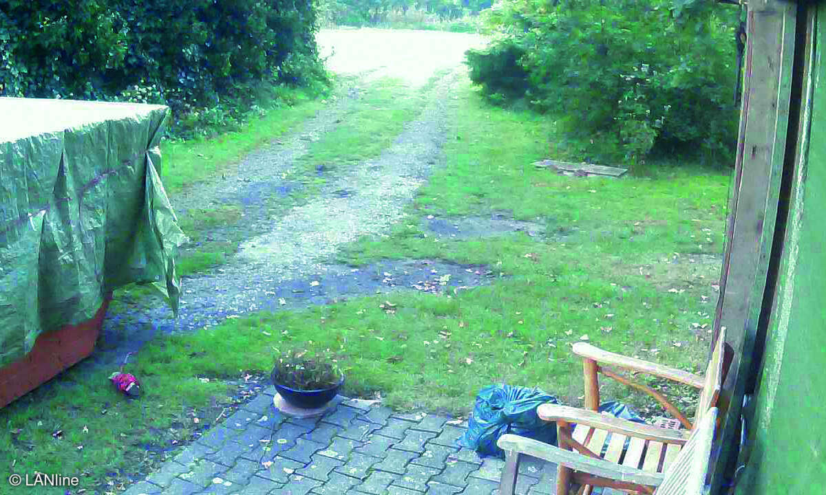 Bild 2. Eine flatterende Abdeckplane verursacht Daueralarme.