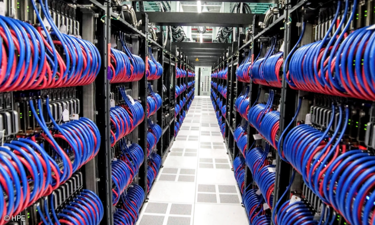 Rund 145 Kilometer Slingshot-Interconnect-Kabel bilden ein Hochleistungs-Ethernet-Fabric.
