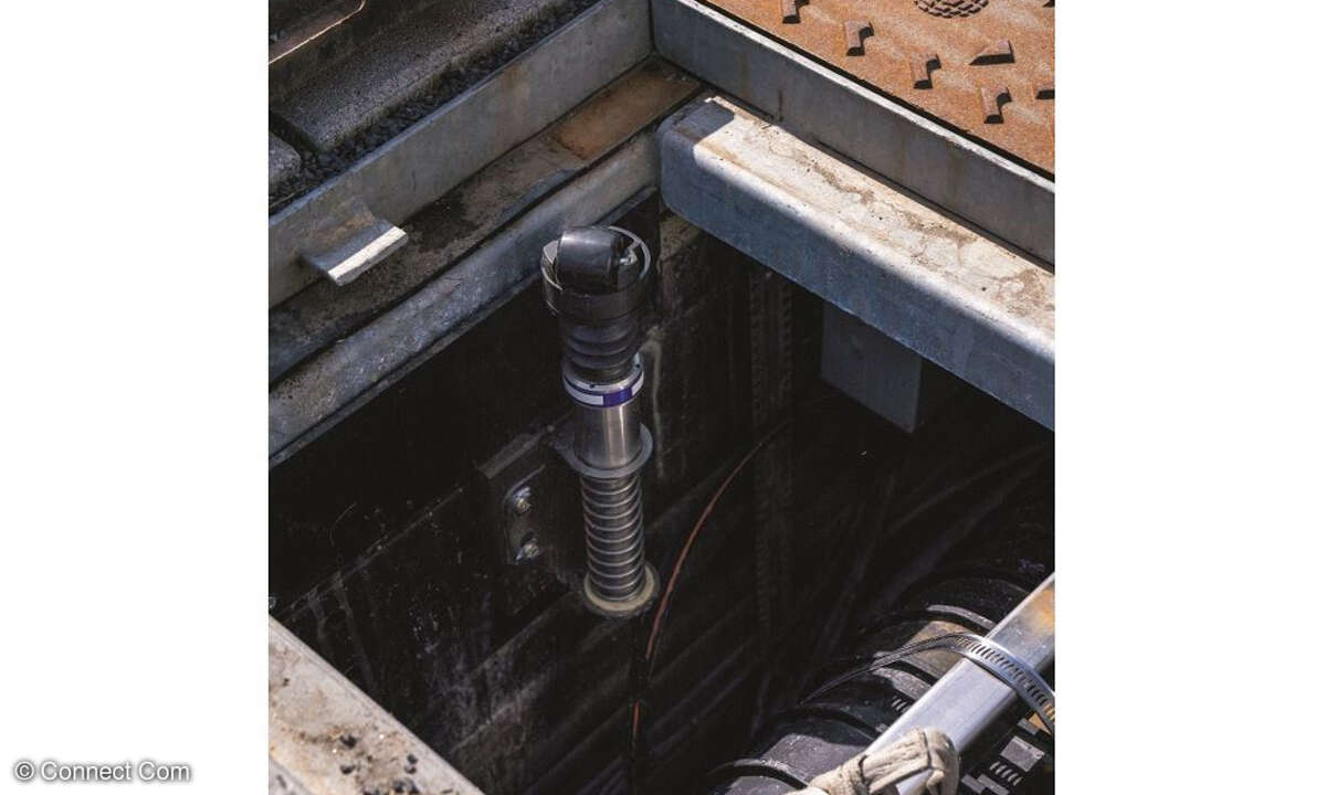 Der Schachtsensor überwacht Kabelschächte und funktioniert auch unter Wasser.