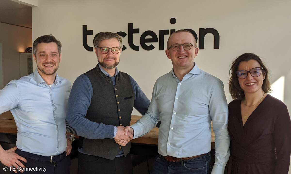 Nach der Vertragsunterzeichnung bei Tacterion sollen schnell erste konkrete Projekte folgen: Daniel und Michael Strohmayr (Gründer und CEOs von Tacterion), Alex Megej (CTO bei TE Industrial) und Kerstin Gohl (VP & GM, TE Industrial Systems).