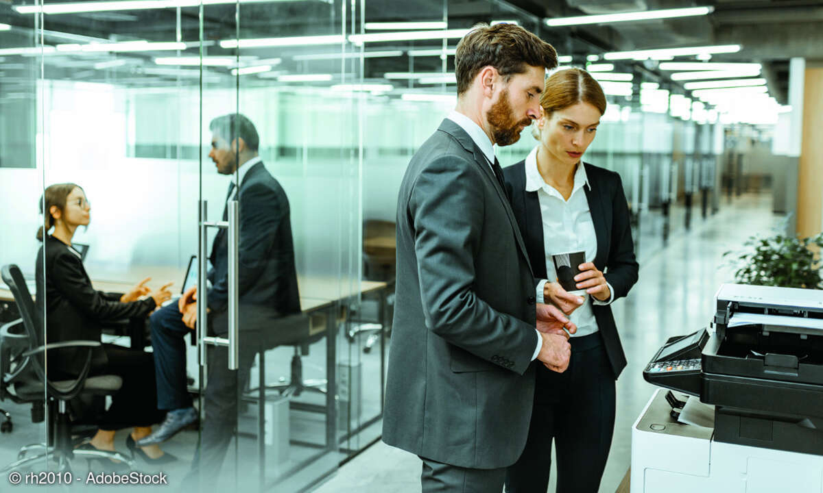 Drucker_Office_Mitarbeiter_Quelle_rh2010_AdobeStock