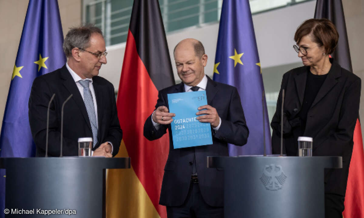 Expertenkommission übergibt Jahresgutachten an Olaf Scholz, 2024