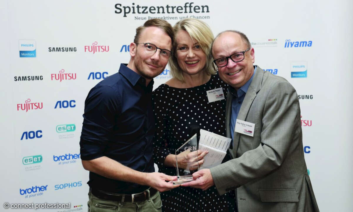 „Yoschie“ mit Brother-Vertriebschef Sascha Bick (links) und Michaela Wurm beim ITK-Spitzentreffen