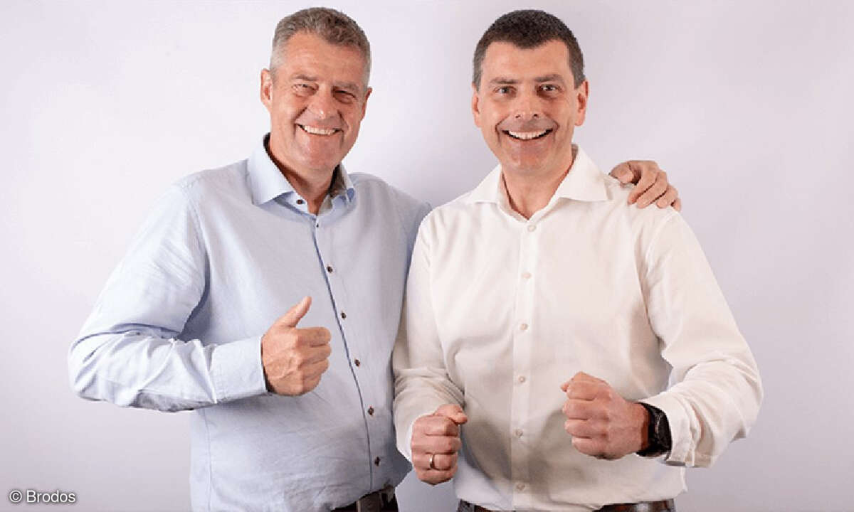 Dominik Brokelmann (links) übergibt den Brodos-Vorstandsvorsitz an Stefan Vitzithum