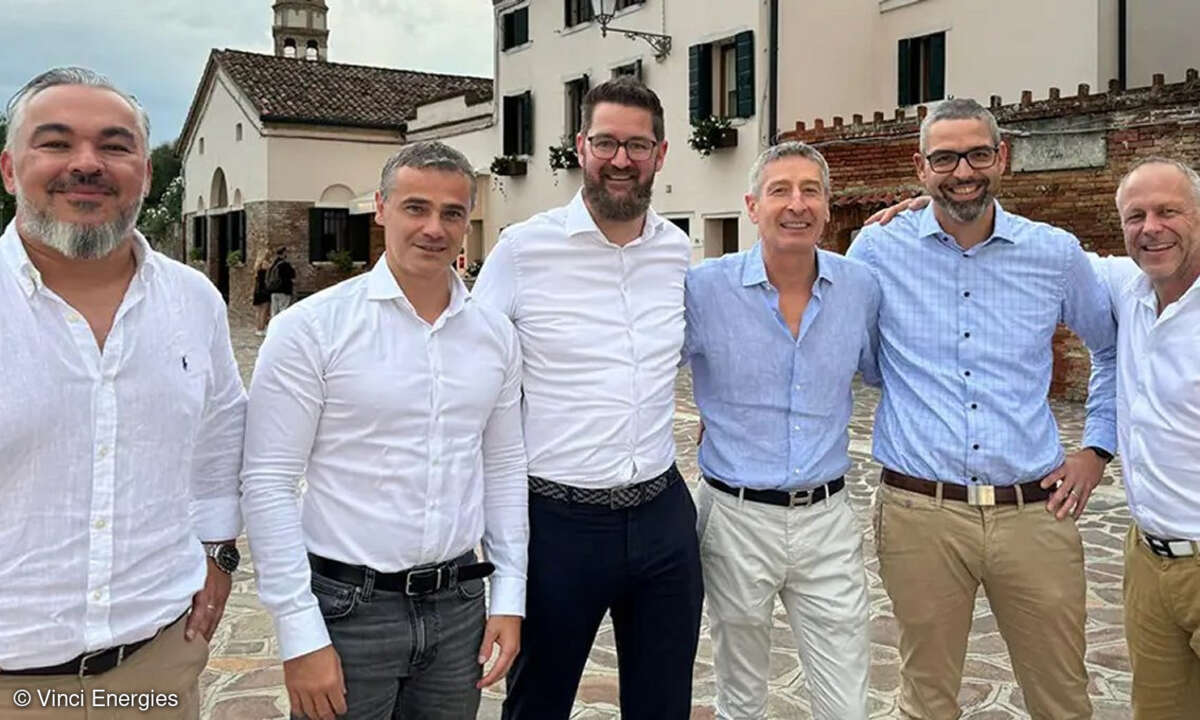 Die Führungsteams von Vinci Energies/Axians und der Fernao-Gruppe: Gueven Zorba (Axians), Burim Mirakaj (Vinci Energies), Nico Birk (Fernao), Reinhhard Schlemmer (Vinci Energies), Vanja Rohr (Fernao) & Olaf Niemeitz (Axians) (von links)