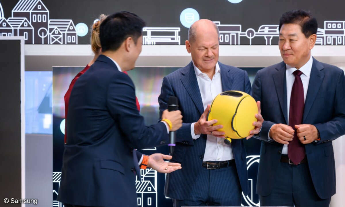 Kanzler Olaf Scholz am Samsung-Stand auf der IFA 2024