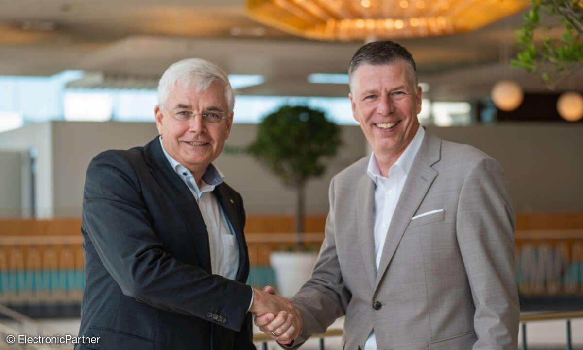 Electronic Partner-Vorstand Karl Trautmann (links) und Telering/Weltfunk-Geschäftsführer Udo Knauf