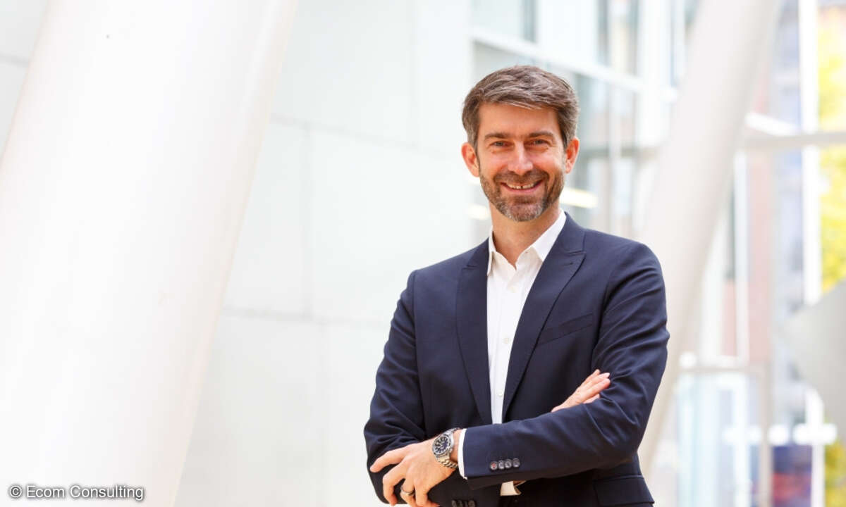 Oliver Lucas, NFQ