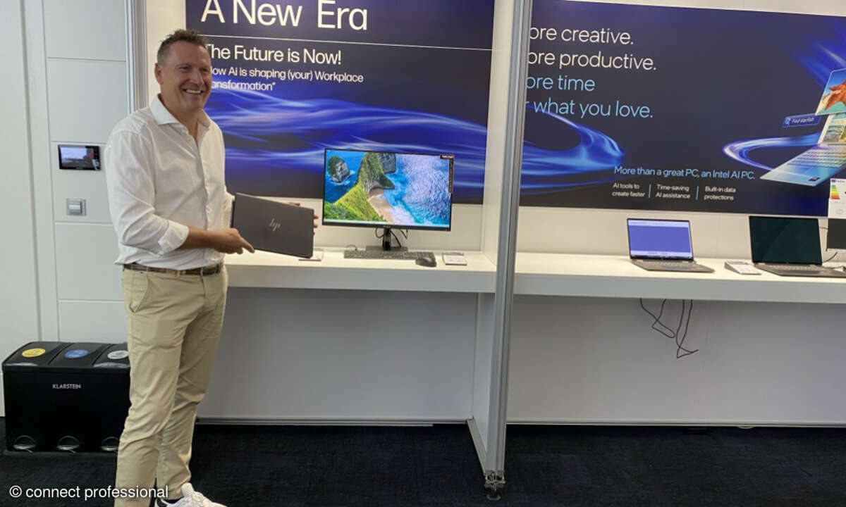 HPs Channel-Cefh Hartmut Husemann zeigt die neuesten HP-Notebooks auf der IFA