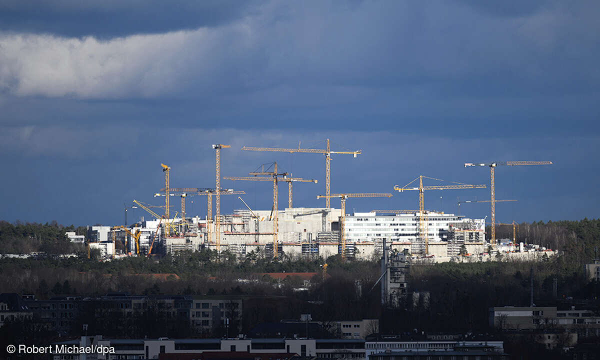 Infineon_in_Dresden_85098694_Bild_Robert Michael_dpa.jpg