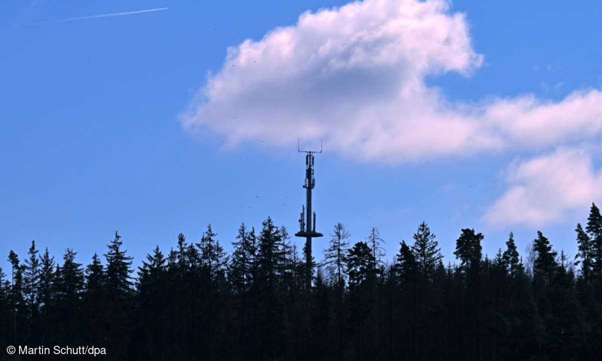 Funklöcher, Mobilfunkmast