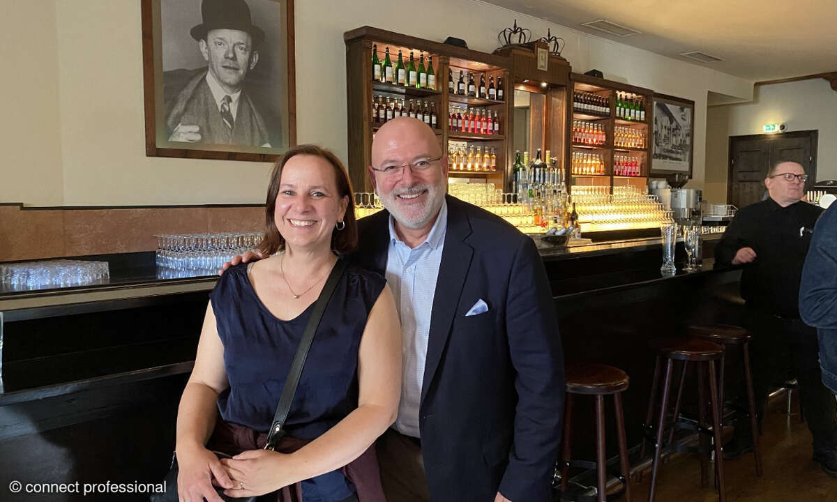 Katrin Giza, GTIA Community-Managerin DACH & Benelux, mit MJ Shoer