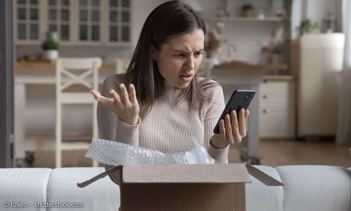 Online-Shopping_schlechte_Laune_Bild_fizkes_shutterstock_2144529603.jpg
