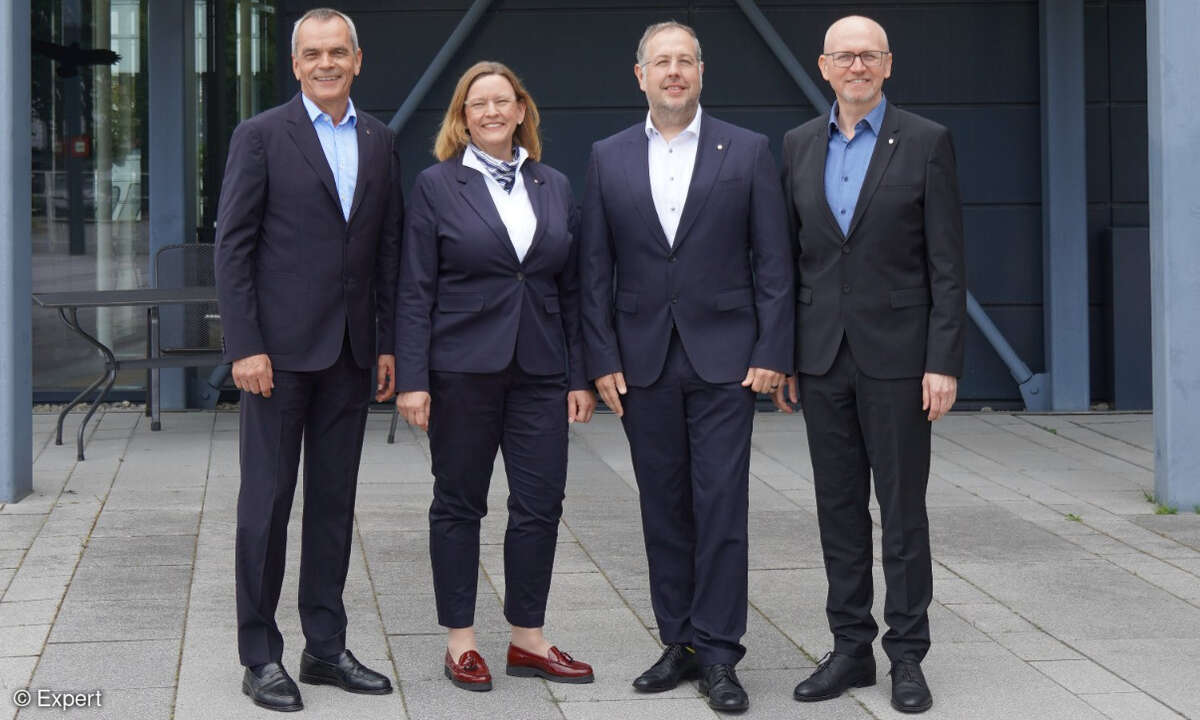 Der Vorstand der Expert SE: Dr. Stefan Müller, Daniela Schreckling, Holger Pöppe, Christoph Komor (v.lks.)