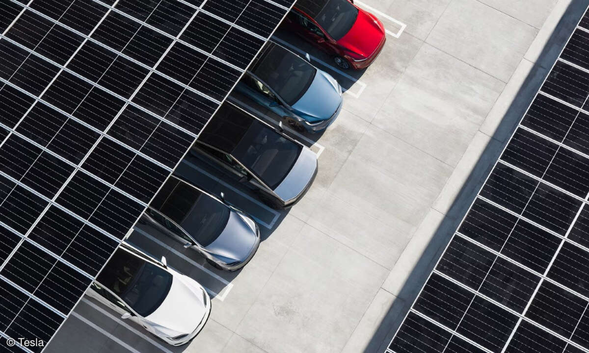 Tesla Diner in Hollywood mit E-Ladestationen
