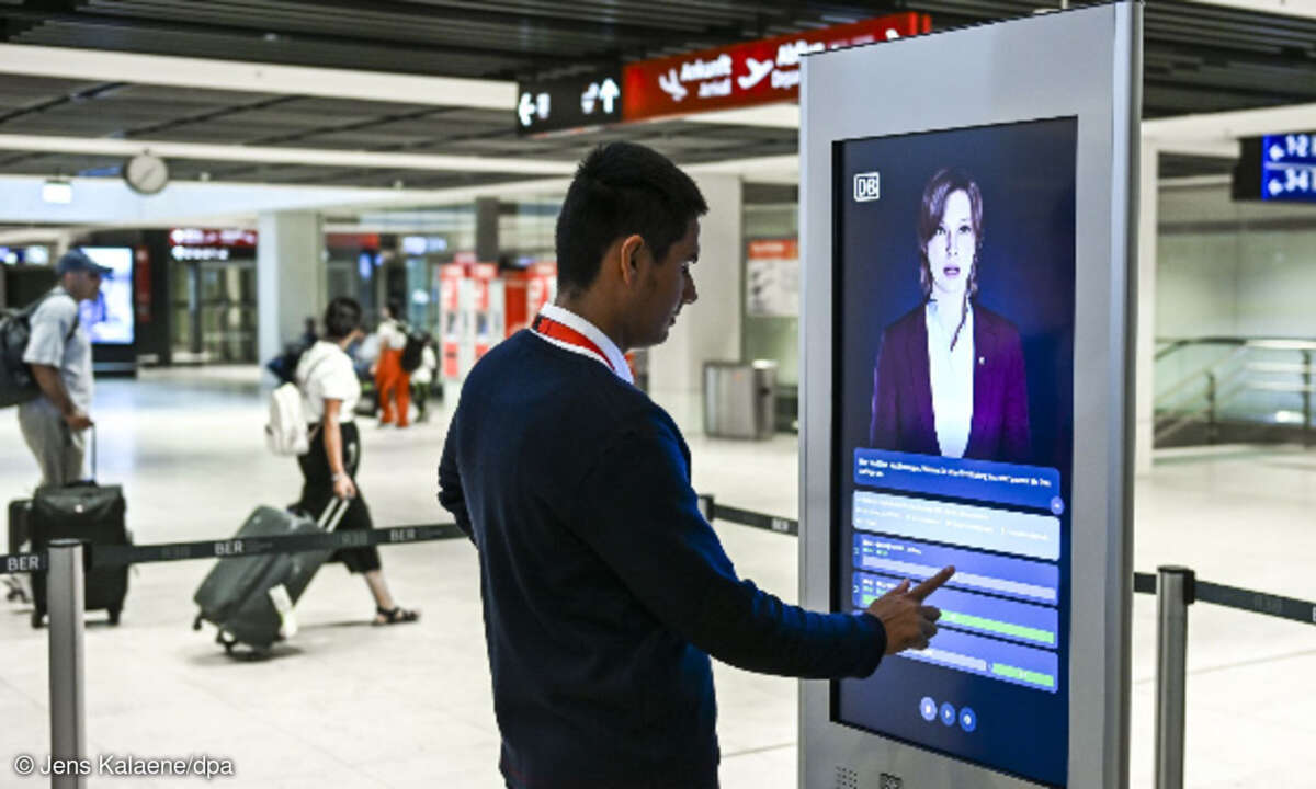 KI-Ticketberatung Deutsche Bahn am BER
