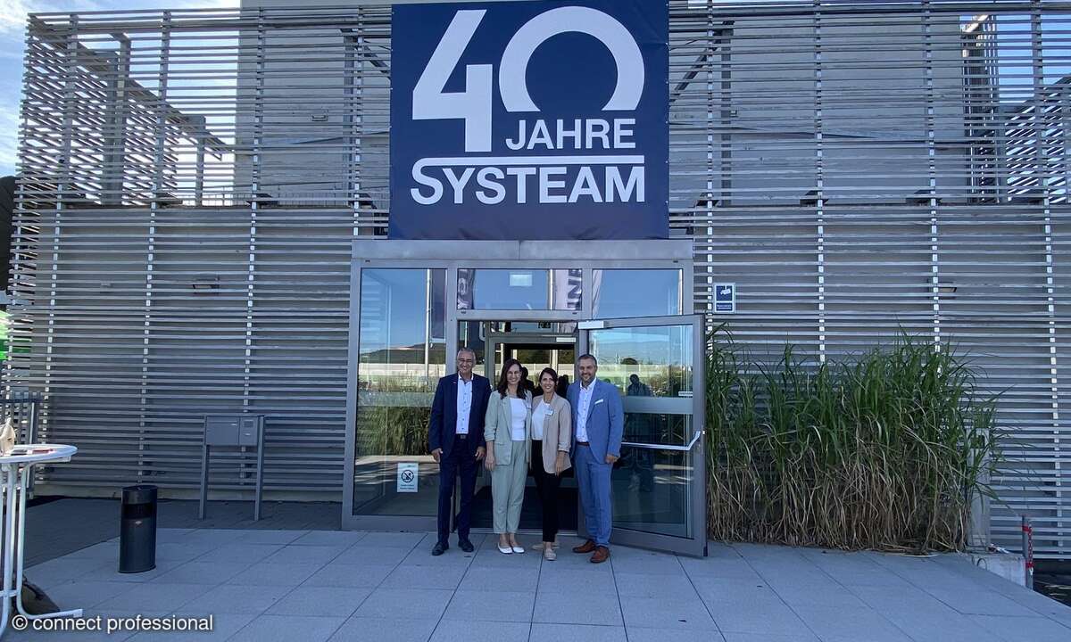Die neue Geschäftsführung von Systeam mit Volker Mitlacher, Miriam Hirschi, Stefanie Hoydem, und Matthias Mitlacher (von links)