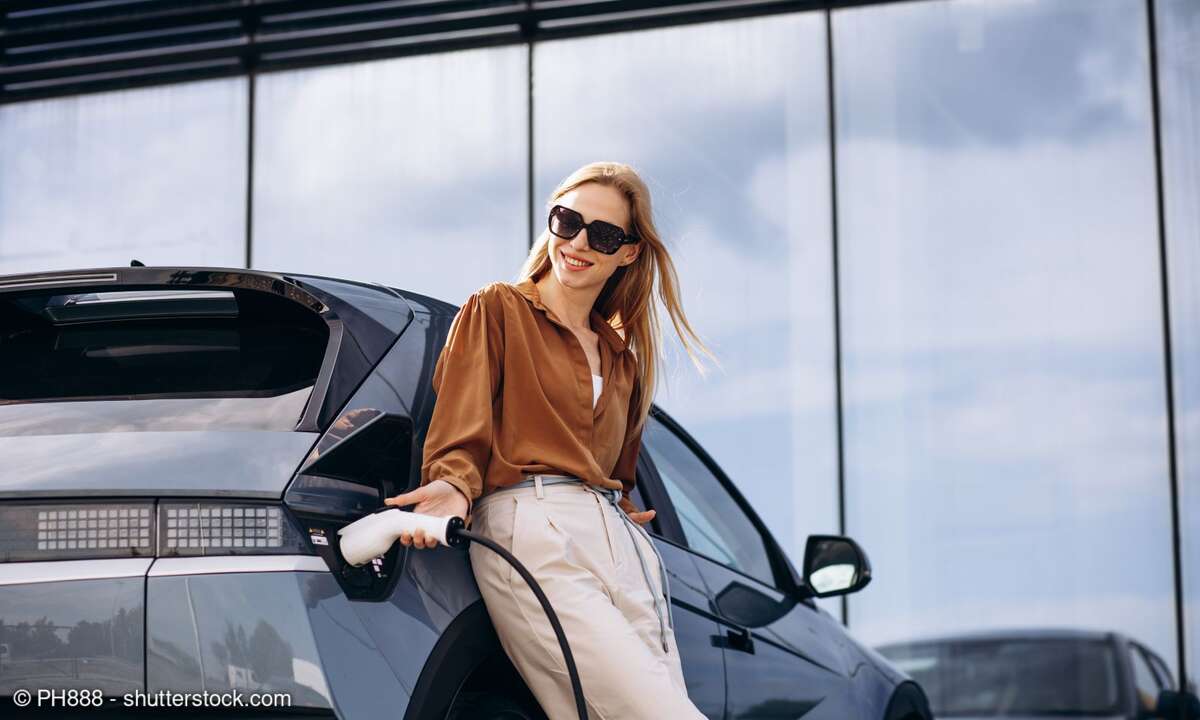 Während der Strombedarf weltweit stark ansteigt, entsteht ein neues Verständnis von Mobilität: Autos werden zu Energiespeichern, Netze zu Partnern. Dieses Zusammenspiel könnte bestimmen, wie nachhaltig unsere Energiezukunft wirklich wird.