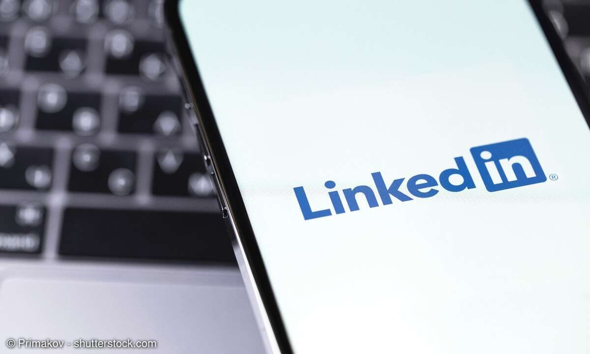 Linkedin auf Smartphone - Editorial use only!
