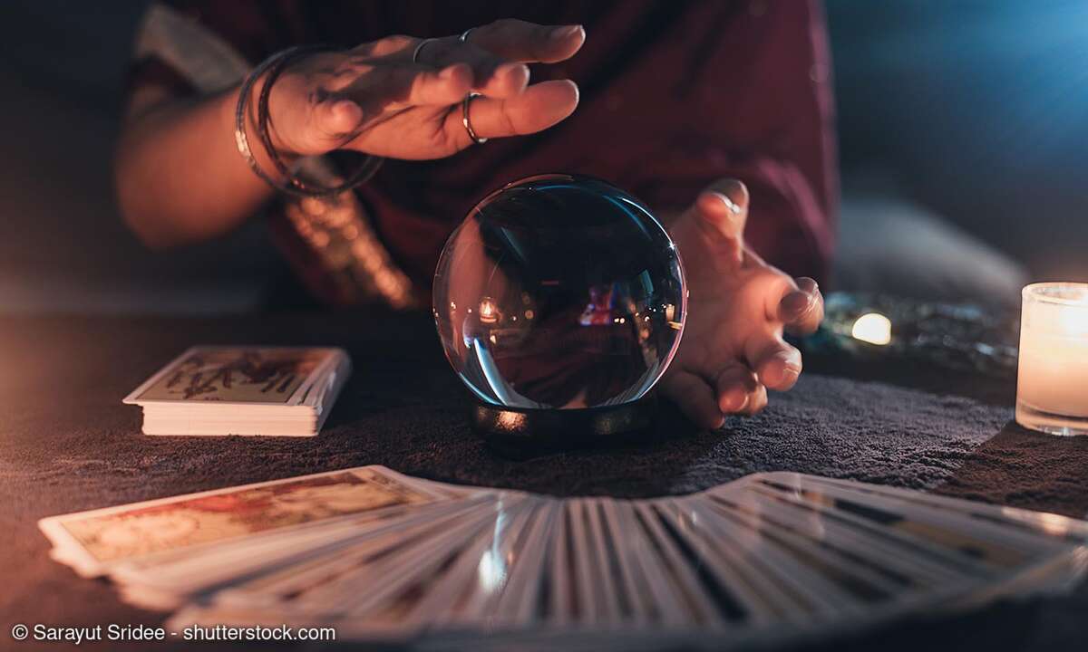 Glaskugel, Wahrsager