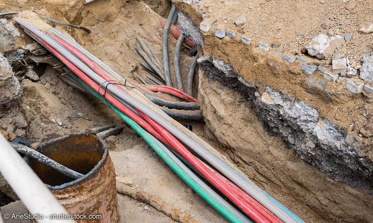 Baustelle mit Kabeln