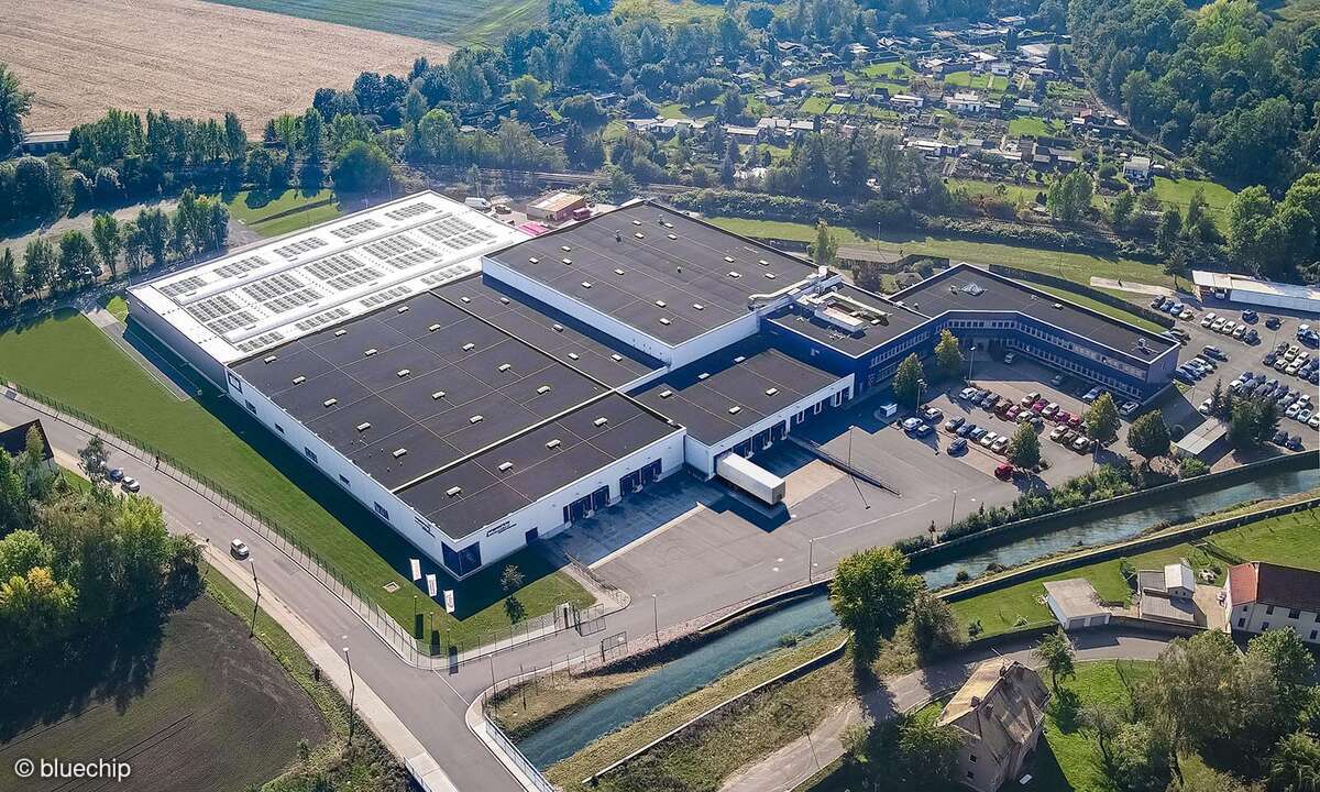 Bluechip fertigt vor allem PC-Hardware am Standort im thüringischen Meuselwitz